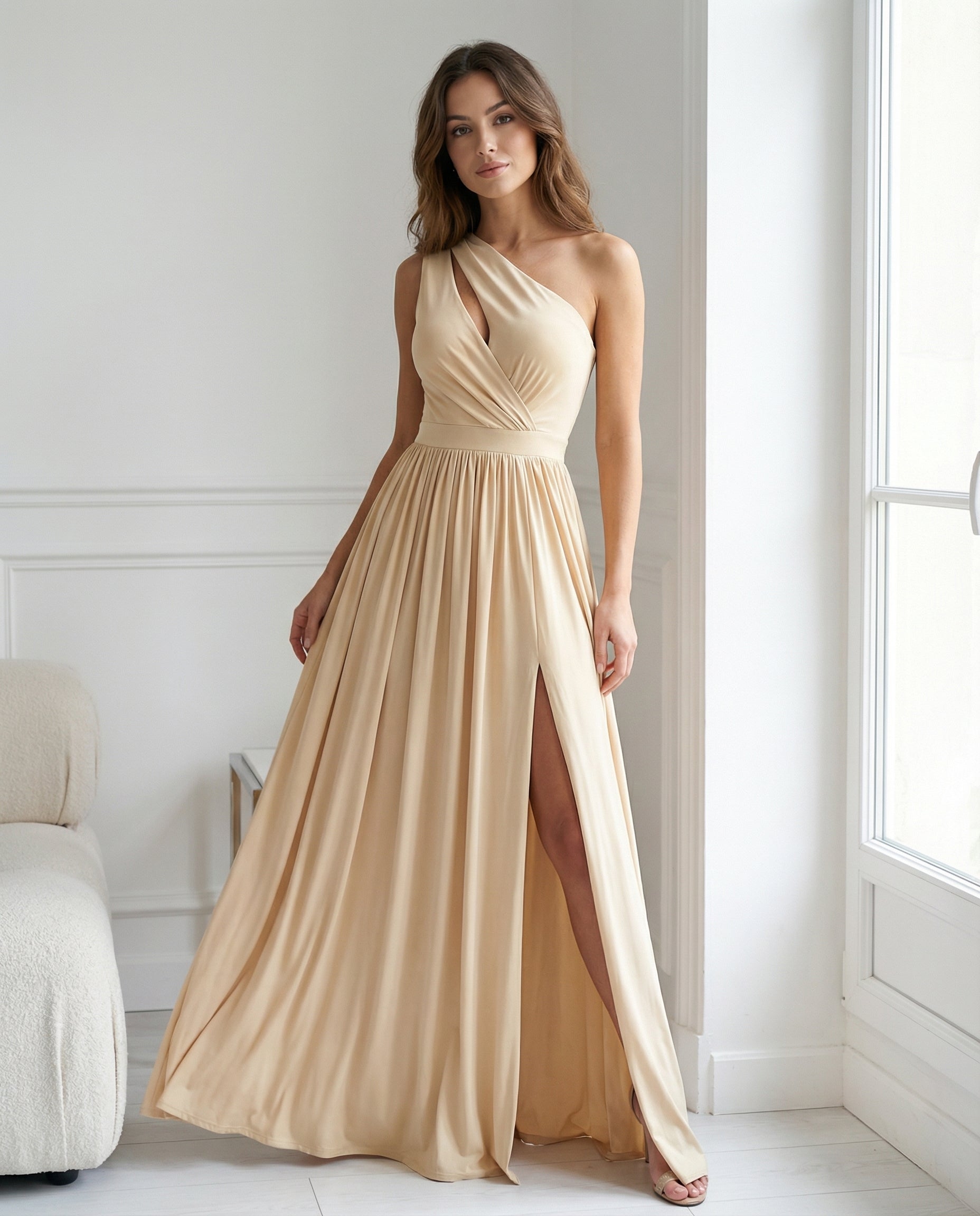 Robe longue asymétrique à fente — vue 1